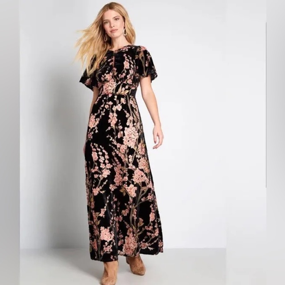 Modcloth Soiree Saunter Velvet Maxi Dress Black M